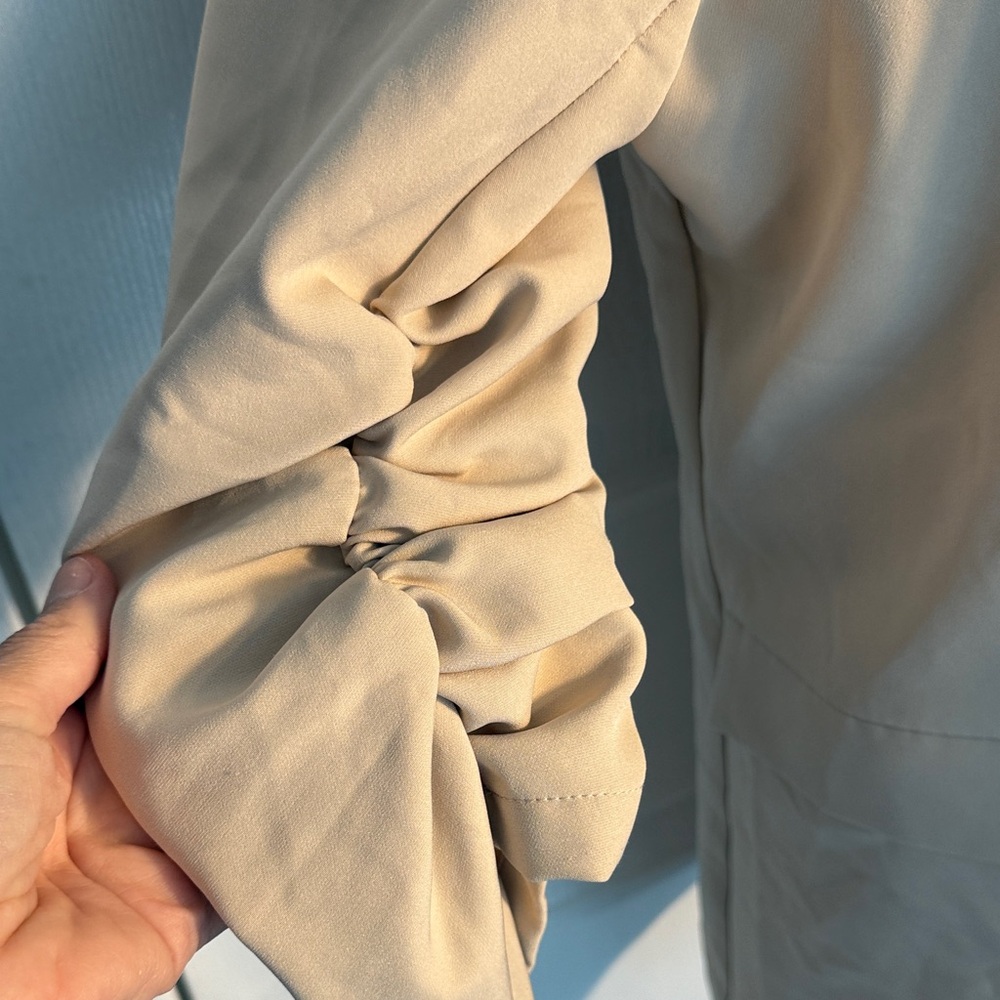 SHEIN Beige Ruched Sleeve Blazer - Picture 4 of 6